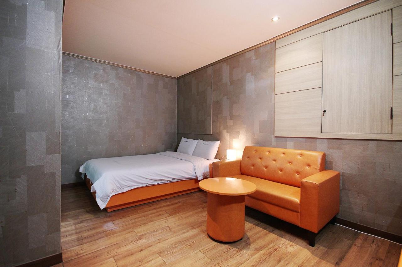 Apple House Motel Gyeongju Bagian luar foto